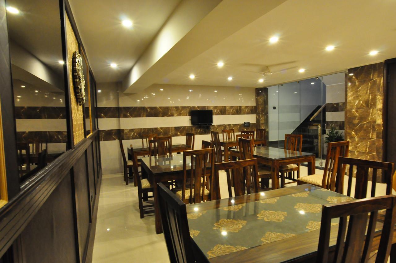 Hotel Anand Bhawan Nowe Delhi Zewnętrze zdjęcie